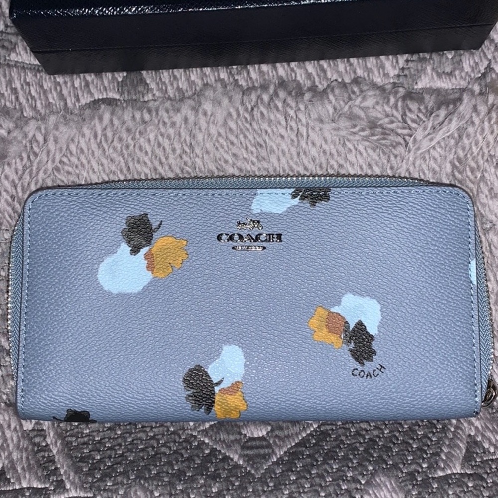 Designer items - Picture 7 of 8